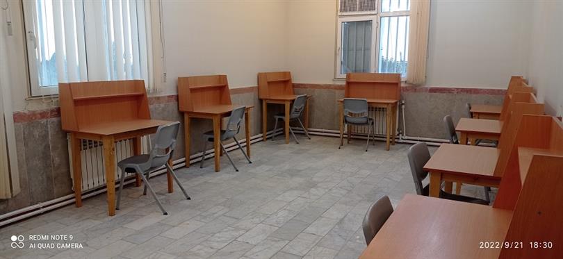 یکی از سالن های مطالعه کتابخانه