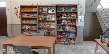بخش نشریات کتابخانه با بیش از 50 نشریه ادواری، هم برای بزرگسالان و هم برای کودکان.